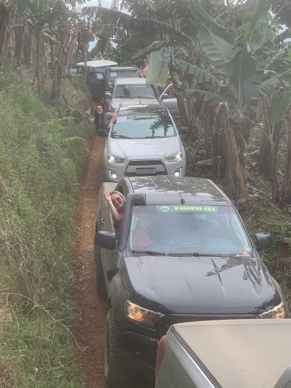 Passeio de Camionetes 4x4